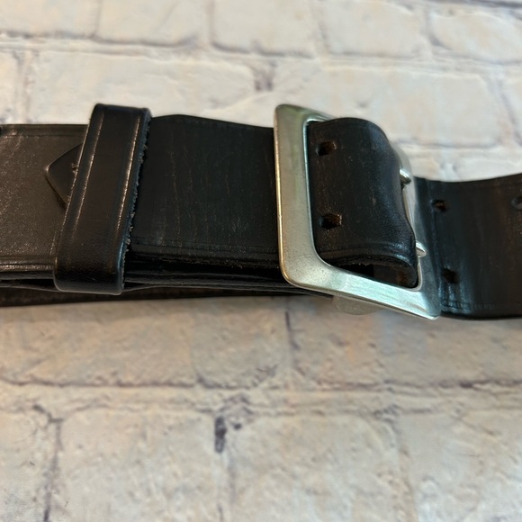 BWF MENS DOUBLE PRONG & HOLES CHUNKY WIDE BLACK LEATHER BELT SIZE 28 - Picture 3 of 11